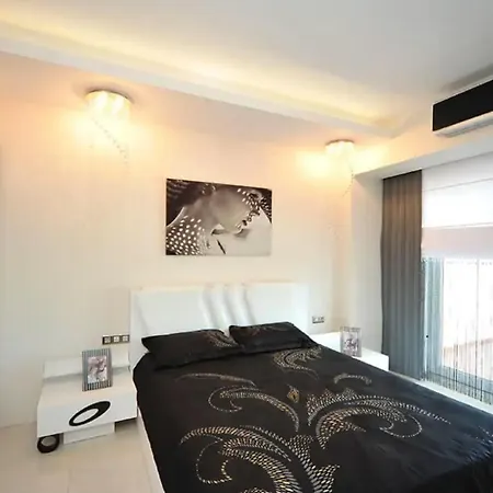 Azura Park Luxury Aparatment - 1 Bedroom Lägenhet Mahmutlar